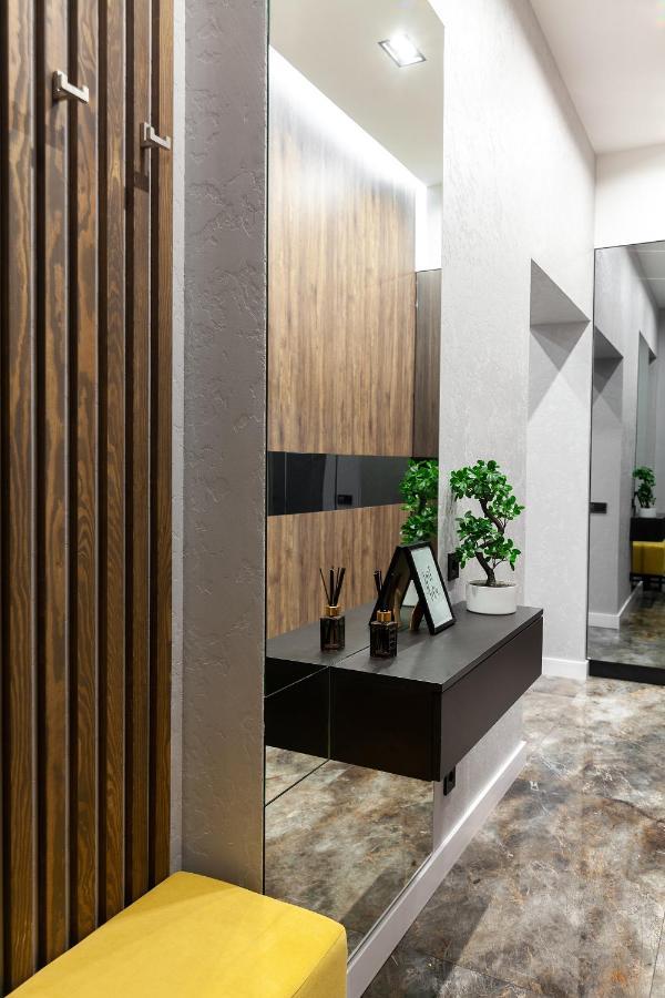 Dream Apartament On Drahomanova Street リヴィウ エクステリア 写真