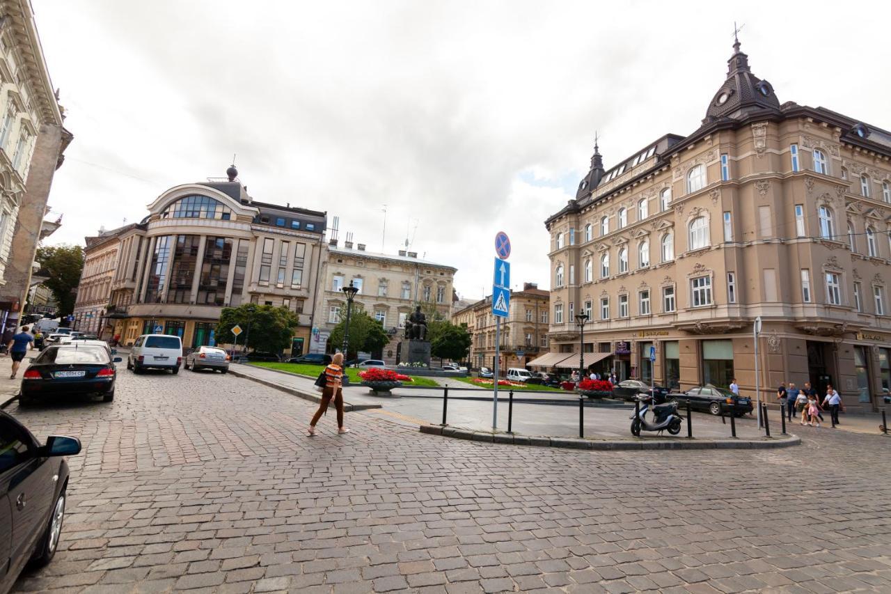 Dream Apartament On Drahomanova Street リヴィウ エクステリア 写真