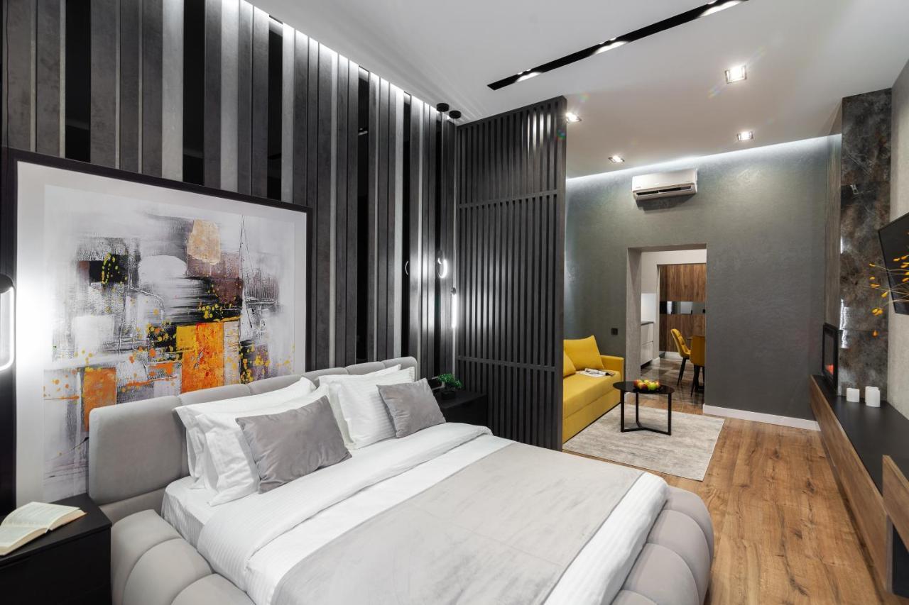 Dream Apartament On Drahomanova Street リヴィウ エクステリア 写真