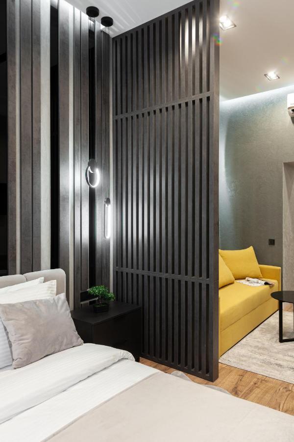 Dream Apartament On Drahomanova Street リヴィウ エクステリア 写真